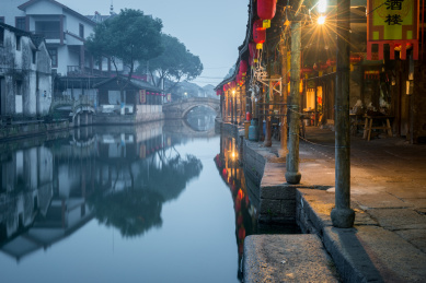中国浙江省绍兴市安昌古镇夜景风光