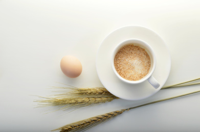 牛奶麦片顶视图