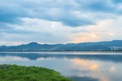滇池傍晚