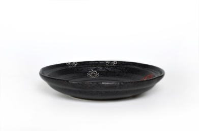 黑色陶瓷盘