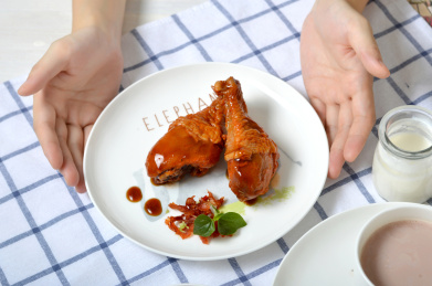 精致美味蜜汁鸡腿