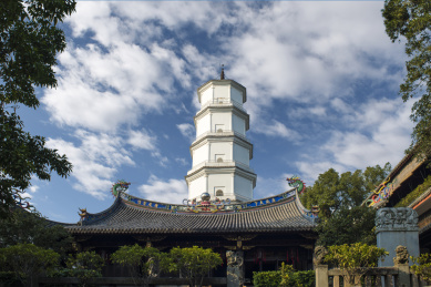 中国福建福州于山定光寺白塔