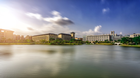 学校图书馆白天