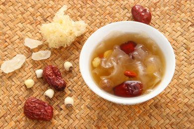 大枣银耳莲子汤 大枣