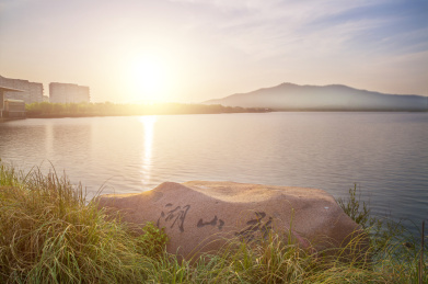 中国江苏省苏州金鸡湖独墅湖风光
