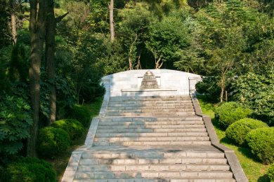 中国江苏省南京市郑和墓园人物雕像装饰建筑
