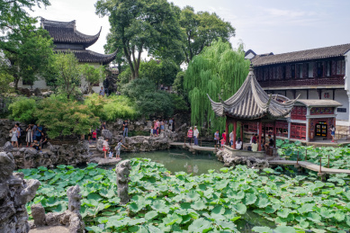 狮子林 湖心亭和暗香疏影楼