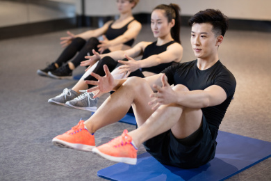 教练指导学员训练