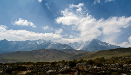 云南省丽江市玉龙雪山景观
