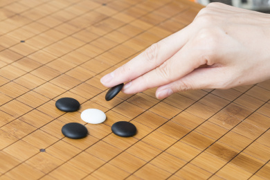 一个人专心下围棋