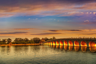 北京市颐和园十七孔桥建筑景观