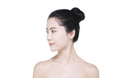 美丽的年轻女子