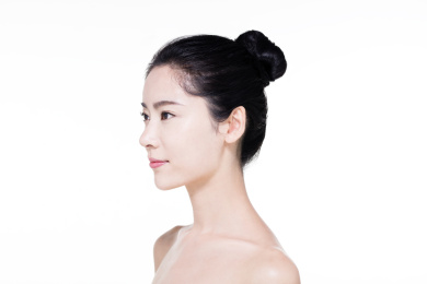 美丽的年轻女性