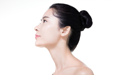 美丽的年轻女性