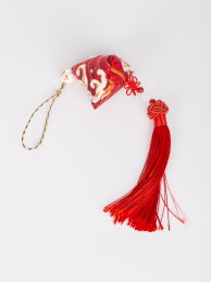 端午节时候佩戴的香囊，中国传统文化节日物品