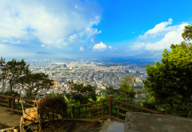 恩平市鳌峰山全景图片图片