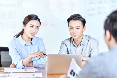 城市白领在工作  办公室