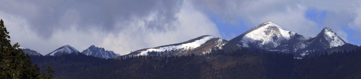香格里拉哈巴雪山自然景观