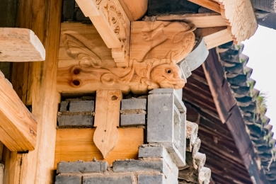 彝族斗拱建筑景观 中国