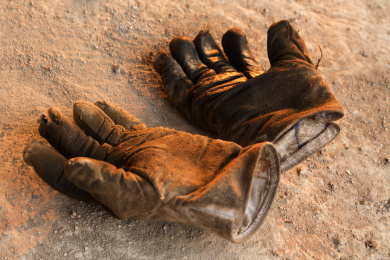 粘满油污的手套 手套