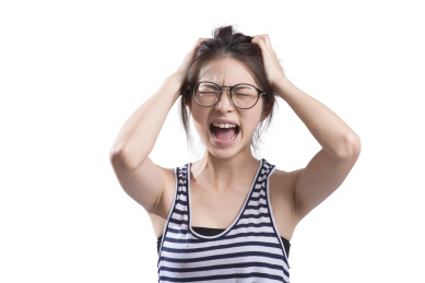 肖像的年轻女子吓坏了