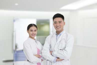 肖像年轻的医生