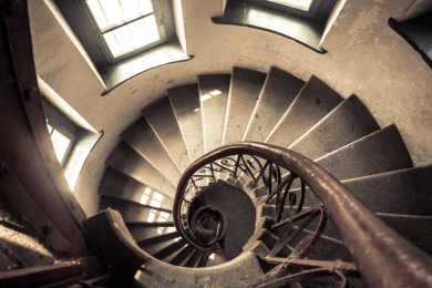 建筑内回旋的梯