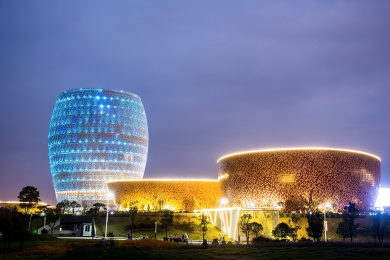 中国醴陵瓷谷夜景/醴陵陶瓷艺术城