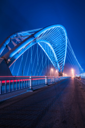 鉴于人行道上天津大沽桥,中国.