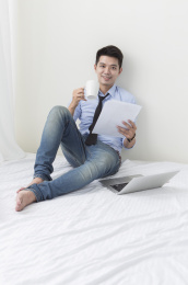 男性,在家工作,