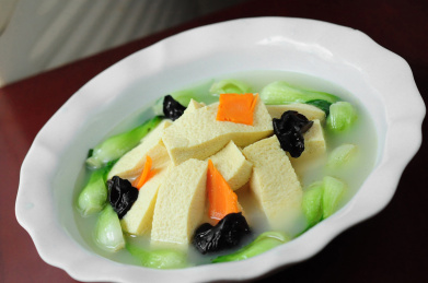 鱼饼杂烩木耳汤