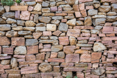 石块堆砌的石墙 花岗岩