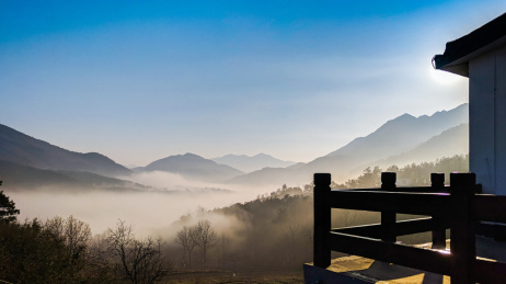 连绵起伏的山脉