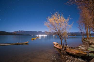 泸沽湖夜色 泸沽湖