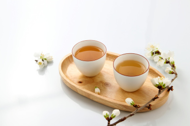 茶，白背景