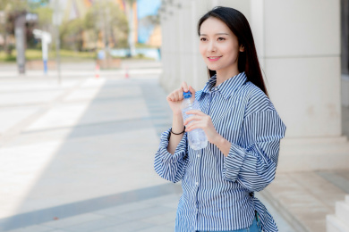 休闲状态的女性