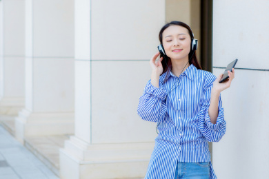 休闲状态的女性