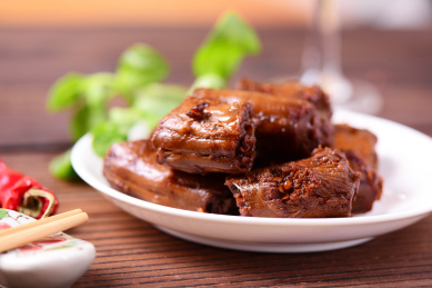 卤鸭脖麻辣鸭脖