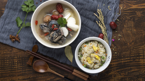 中国食品，鸡汤配饭套餐
