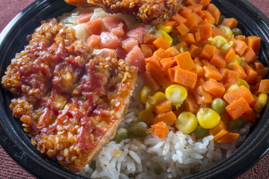 雪花鸡排饭美食特写