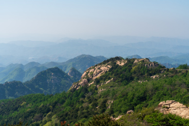 连绵的山脉,泰山风光