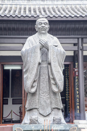 孔子雕像