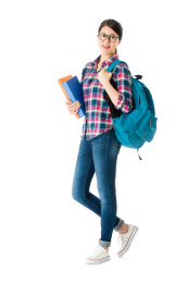 微笑优雅的女学生站在白色背景。