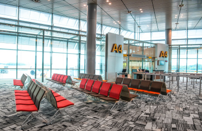 座椅和登机口机场终端内