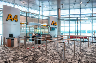 座椅和登机口机场终端内