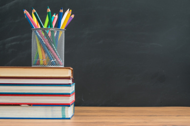 你需要把水彩铅笔回校日