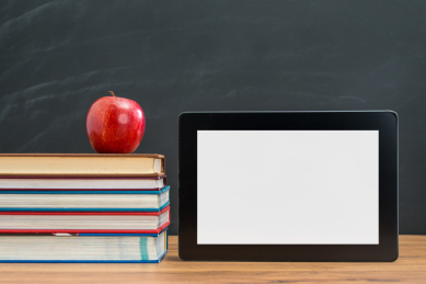 使用数字平板电脑是一个聪明的方法，以在校学习