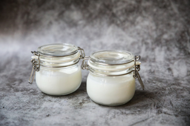 玻璃罐装酸奶牛奶乳制品