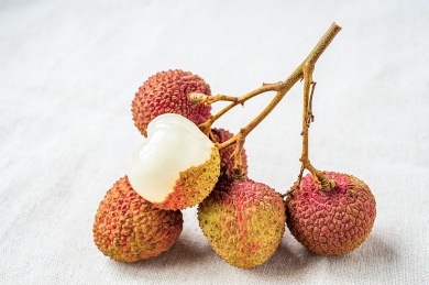 一串荔枝 水果 荔枝