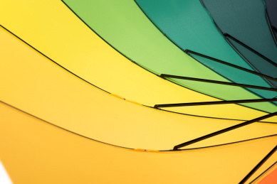 一把彩虹色的局部特写，抽象色彩